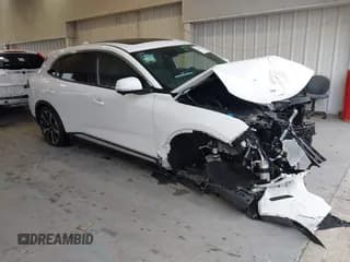 ✅ 2024 VinFast VF 8 Plus • VIN: RLLV1AFAXRH006563 • Lot: 42237415. Wystawiony na IAAI z przebiegiem 9 667 mil. Bezpłatny archiwum sprzedaży aukcyjnych z USA i szczegółowy raport historii pojazdu na DreamBid. Zdjęcie 1.