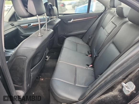 ✅ 2009 Mercedes-Benz C 300 Sport • VIN: WDDGF54X69R053706 • Lot: 66195525. Wystawiony na Copart z przebiegiem 181 937 mil. Bezpłatny archiwum sprzedaży aukcyjnych z USA i szczegółowy raport historii pojazdu na DreamBid. Zdjęcie 10.