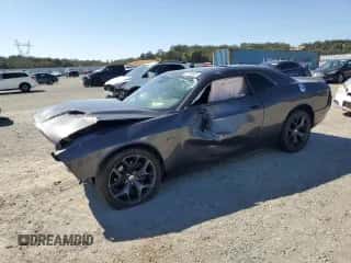 2018 Dodge Challenger SXT z VIN 2C3CDZAG1JH258174, wystawiony jako Copart lot #81753825 z przebiegiem Nie podano mil oraz Szkoda całkowita • Salvage title. Historia ofert i sprzedaży dostępna na DreamBid. Obrazek 1.