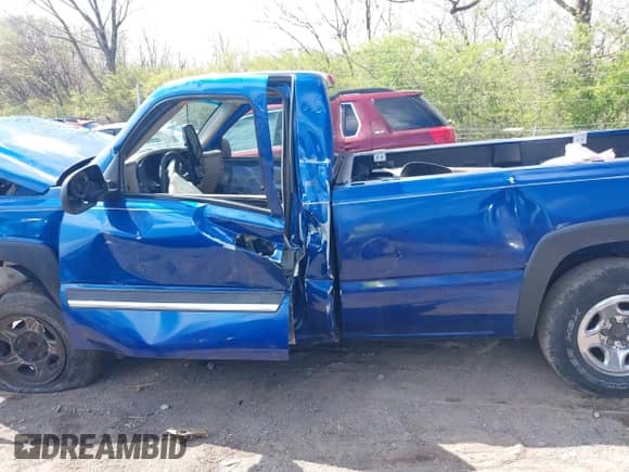 2003 Chevrolet Silverado 1500 LS с VIN 1GCEC14XX3Z279418, выставлен на аукционе IAAI как лот 42022868 с пробегом Не указан миль и . История ставок и продаж доступна на DreamBid. Изображение 15.