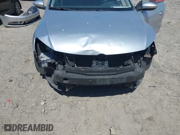 ✅ 2014 Volkswagen CC Executive • VIN: WVWRP7AN9EE504627 • Lot: 42044187. Listed on IAAI with 114,153 mi. Free auction sales archive from the USA and detailed vehicle history report at DreamBid. Image 6.