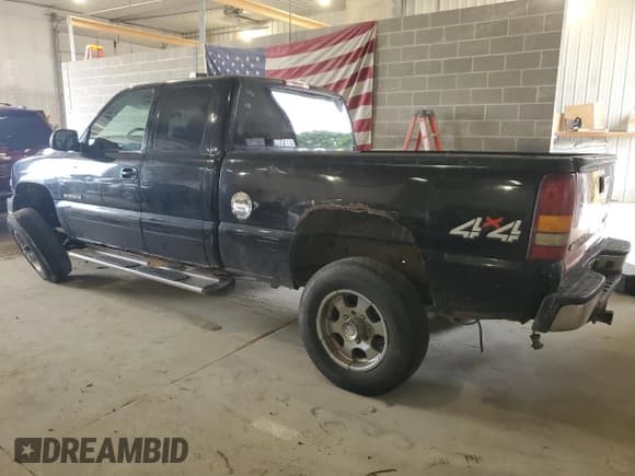 ✅ 2001 Chevrolet Silverado 2500HD LS • VIN: 1GCHK29U21E258040 • Лот: 64043465. Опубликован ранее на Copart с пробегом 259 626 миль. Бесплатный доступ к архиву аукционных продаж из США и подробный отчёт об истории автомобиля на DreamBid. Изображение 2.