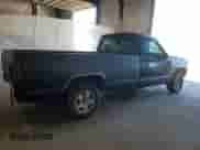 ✅ 1995 GMC Sierra 1500 • VIN: 1GTEC14H5SZ526271 • Лот: 84008495. Размещён на Copart с пробегом 177 198 миль миль. Получите бесплатный доступ к архиву аукционных продаж из США и посмотрите подробный отчёт об истории автомобиля на DreamBid. Изображение 3.