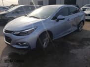 ✅ 2018 Chevrolet Cruze Premier • VIN: 1G1BF5SM7J7107553 • Лот: 43571453. Опубликован ранее на Copart с пробегом 94 227 миль. Бесплатный доступ к архиву аукционных продаж из США и подробный отчёт об истории автомобиля на DreamBid. Изображение 1.