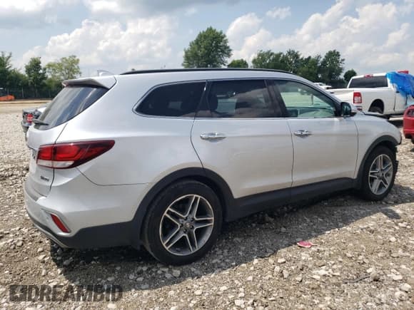 ✅ 2017 Hyundai Santa Fe SE Ultimate • VIN: KM8SRDHF5HU222306 • Lot: 66401755. Wystawiony na Copart z przebiegiem 103 424 mil. Bezpłatny archiwum sprzedaży aukcyjnych z USA i szczegółowy raport historii pojazdu na DreamBid. Zdjęcie 3.