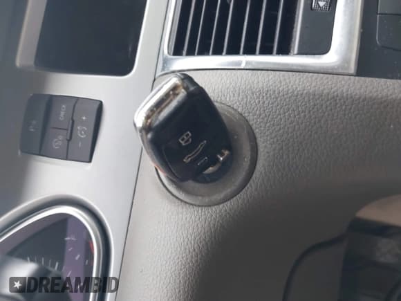 ✅ 2009 Audi Q7 Premium Plus • VIN: WA1AY74L09D015639 • Lot: 41566443. Listed on IAAI with 183,262 mi. Free auction sales archive from the USA and detailed vehicle history report at DreamBid. Image 11.