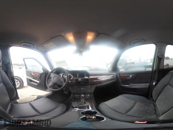 ✅ 2012 Mercedes-Benz GLK 350 • VIN: WDCGG8HB8CF755634 • Lot: 43270641. Listed on IAAI with 125,088 mi. Free auction sales archive from the USA and detailed vehicle history report at DreamBid. Image 18.