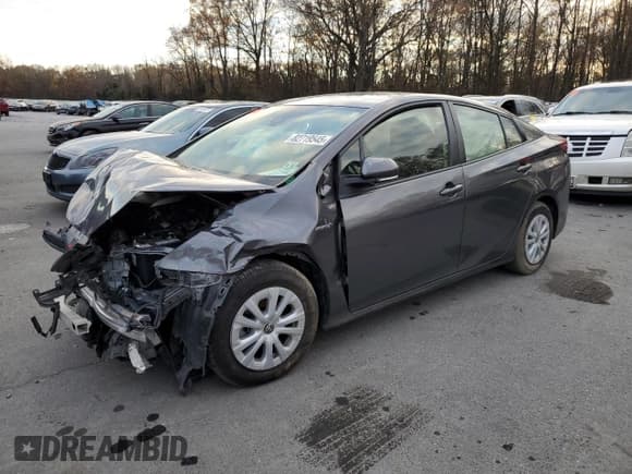 ✅ 2022 Toyota Prius LE • VIN: JTDKAMFU6N3167945 • Lot: 82719545. Wystawiony na Copart z przebiegiem Nie podano. Bezpłatny archiwum sprzedaży aukcyjnych z USA i szczegółowy raport historii pojazdu na DreamBid. Zdjęcie 1.