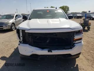 ✅ 2017 Chevrolet Silverado 1500 Custom • VIN: 1GCVKPECXHZ245293 • Лот: 71495884. Опубликован ранее на Copart с пробегом Не указан. Бесплатный доступ к архиву аукционных продаж из США и подробный отчёт об истории автомобиля на DreamBid. Изображение 4.