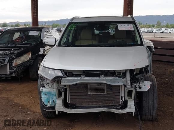 ✅ 2019 Mitsubishi Outlander SE • VIN: JA4AD3A33KZ006449 • Lot: 43737150. Listed on IAAI with 84,747 mi. Free auction sales archive from the USA and detailed vehicle history report at DreamBid. Image 13.