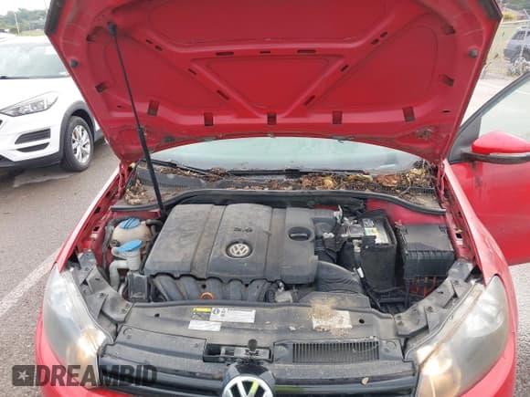 ✅ 2013 Volkswagen Golf • VIN: WVWDB7AJ5DW126823 • Lot: 43121314. Wystawiony na IAAI z przebiegiem 179 090 mil. Bezpłatny archiwum sprzedaży aukcyjnych z USA i szczegółowy raport historii pojazdu na DreamBid. Zdjęcie 10.