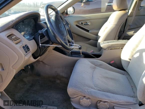 ✅ 1999 Honda Accord EX • VIN: 1HGCG325XXA010608 • Лот: 87250834. Опубликован ранее на Copart с пробегом 212 179 миль. Бесплатный доступ к архиву аукционных продаж из США и подробный отчёт об истории автомобиля на DreamBid. Изображение 7.