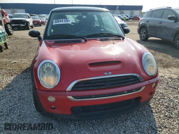 ✅ 2005 MINI Hardtop S • VIN: WMWRE33485TD96323 • Лот: 83858405. Опубликован ранее на Copart с пробегом 188 588 миль. Бесплатный доступ к архиву аукционных продаж из США и подробный отчёт об истории автомобиля на DreamBid. Изображение 5.
