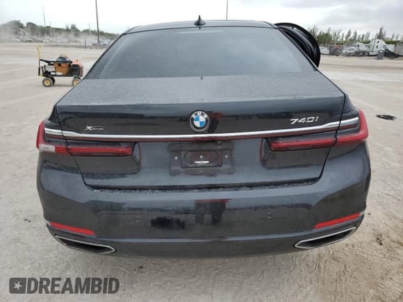✅ 2022 BMW 7 Series 740i xDrive • VIN: WBA7T4C06NCJ65806 • Lot: 62710535. Listed on Copart with 33,260 mi. Free auction sales archive from the USA and detailed vehicle history report at DreamBid. Image 6.