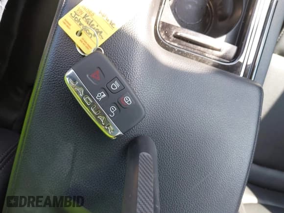 ✅ 2018 Jaguar XE 25t • VIN: SAJAR4FX7JCP35825 • Лот: 43260590. Опубликован ранее на IAAI с пробегом 119 980 миль. Бесплатный доступ к архиву аукционных продаж из США и подробный отчёт об истории автомобиля на DreamBid. Изображение 11.