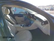 ✅ 2015 Mercedes-Benz C 300 Luxury • VIN: 55SWF4KB5FU031249 • Лот: 43827353. Опубликован ранее на IAAI с пробегом 170 323 миль. Бесплатный доступ к архиву аукционных продаж из США и подробный отчёт об истории автомобиля на DreamBid. Изображение 5.