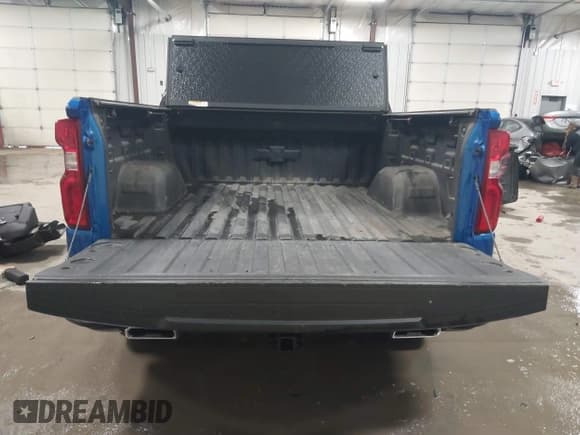 ✅ 2023 Chevrolet Silverado 1500 LT Trail Boss • VIN: 3GCUDFED7PG244061 • Lot: 41598489. Wystawiony na IAAI z przebiegiem 15 116 mil. Bezpłatny archiwum sprzedaży aukcyjnych z USA i szczegółowy raport historii pojazdu na DreamBid. Zdjęcie 17.