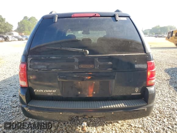 ✅ 2004 Ford Explorer XLT • VIN: 1FMDU63W94UA01005 • Lot: 62083795. Wystawiony na Copart z przebiegiem 273 342 mil. Bezpłatny archiwum sprzedaży aukcyjnych z USA i szczegółowy raport historii pojazdu na DreamBid. Zdjęcie 6.