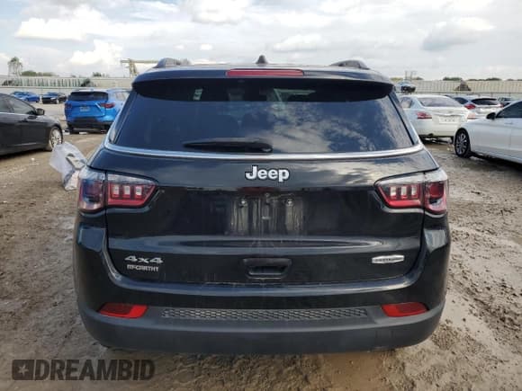 ✅ 2022 Jeep Compass Latitude • VIN: 3C4NJDBB4NT230062 • Lot: 81782845. Wystawiony na Copart z przebiegiem 23 854 mil. Bezpłatny archiwum sprzedaży aukcyjnych z USA i szczegółowy raport historii pojazdu na DreamBid. Zdjęcie 6.