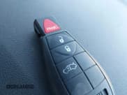 ✅ 2010 Dodge Challenger R/T Classic • VIN: 2B3CJ5DT5AH111556 • Lot: 41041265. Wystawiony na IAAI z przebiegiem 266 000 mil. Bezpłatny archiwum sprzedaży aukcyjnych z USA i szczegółowy raport historii pojazdu na DreamBid. Zdjęcie 11.