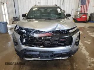 ✅ 2025 Chevrolet Equinox AWD RS • VIN: 3GNAXTEG3SL117107 • Lot: 66610825. Wystawiony na Copart z przebiegiem 16 946 mil. Bezpłatny archiwum sprzedaży aukcyjnych z USA i szczegółowy raport historii pojazdu na DreamBid. Zdjęcie 5.