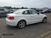 ✅ 2013 BMW 1 Series 128i • VIN: WBAUP9C5XDVS94599 • Lot: 81758165. Wystawiony na Copart z przebiegiem 143 970 mil. Bezpłatny archiwum sprzedaży aukcyjnych z USA i szczegółowy raport historii pojazdu na DreamBid. Zdjęcie 3.