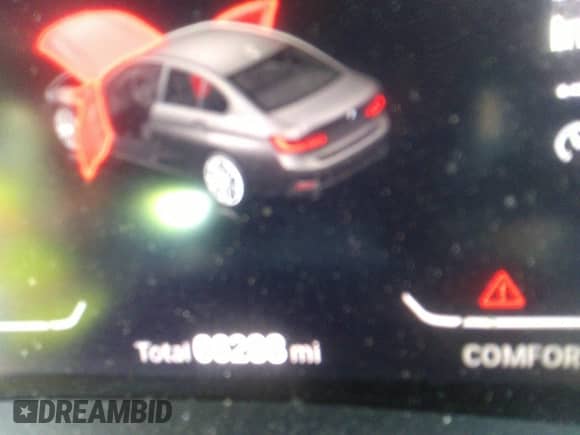 2020 BMW 3 Series 330i xDrive z VIN 3MW5R7J0XL8B23220, wystawiony jako IAAI lot #36889758 z przebiegiem 66 288 mil mil oraz . Historia ofert i sprzedaży dostępna na DreamBid. Obrazek 15.