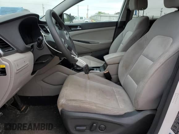 2017 Hyundai Tucson SE Plus с VIN KM8J33A40HU265841, выставлен на аукционе Copart как лот 70683495 с пробегом 122 479 миль миль и Списание • Salvage title. История ставок и продаж доступна на DreamBid. Изображение 7.