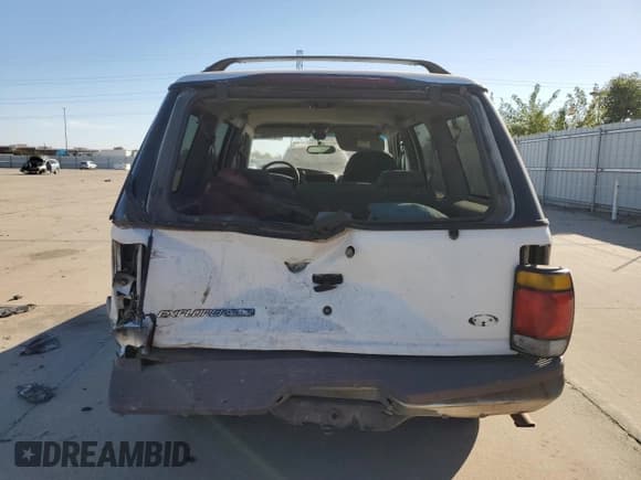 ✅ 1997 Ford Explorer XLT • VIN: 1FMDU32P8VZC08904 • Lot: 78166244. Listed on Copart with 232,404 mi. Free auction sales archive from the USA and detailed vehicle history report at DreamBid. Image 6.