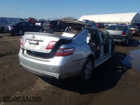 ✅ 2007 Toyota Camry CE • VIN: 4T1BE46K97U693983 • Lot: 43045141. Wystawiony na Copart z przebiegiem Nie podano. Bezpłatny archiwum sprzedaży aukcyjnych z USA i szczegółowy raport historii pojazdu na DreamBid. Zdjęcie 4.