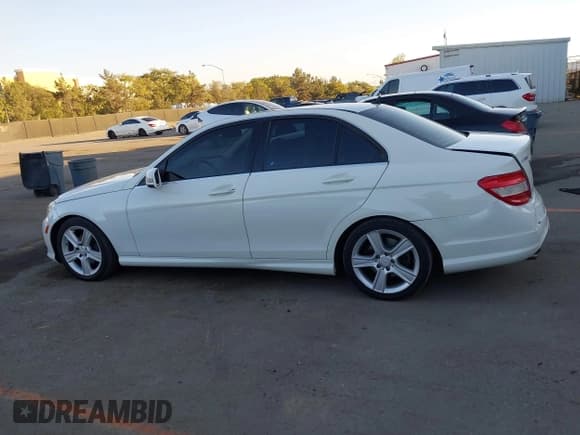 ✅ 2010 Mercedes-Benz C 300 Sport • VIN: WDDGF5EB6AR099401 • Lot: 43565089. Listed on IAAI with 218,998 mi. Free auction sales archive from the USA and detailed vehicle history report at DreamBid. Image 14.