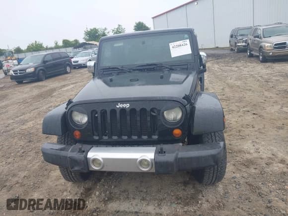 ✅ 2008 Jeep Wrangler Unlimited Sahara • VIN: 1J4GA59168L608758 • Lot: 42208426. Listed on IAAI with 212,132 mi. Free auction sales archive from the USA and detailed vehicle history report at DreamBid. Image 12.
