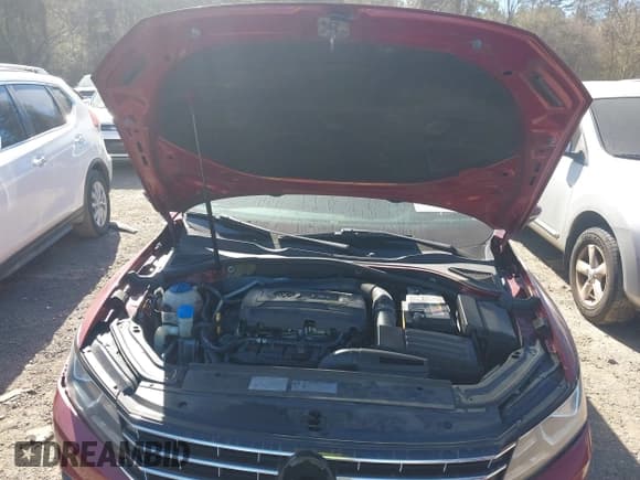 ✅ 2016 Volkswagen Passat S • VIN: 1VWAS7A3XGC054766 • Lot: 41686319. Wystawiony na IAAI z przebiegiem 154 492 mil. Bezpłatny archiwum sprzedaży aukcyjnych z USA i szczegółowy raport historii pojazdu na DreamBid. Zdjęcie 10.