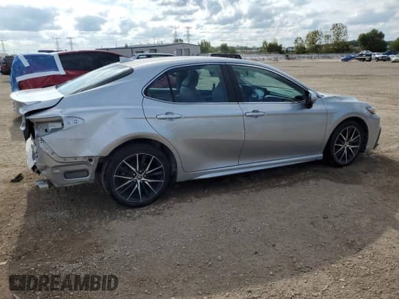 2022 Toyota Camry SE z VIN 4T1G11BK3NU067901, wystawiony jako Copart lot #83754745 z przebiegiem 27 611 mil mil oraz Szkoda całkowita • Salvage title. Historia ofert i sprzedaży dostępna na DreamBid. Obrazek 3.