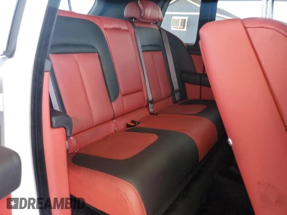 ✅ 2022 Rolls-Royce Cullinan • VIN: SLATV4C08NU209947 • Lot: 68735694. Listed on Copart with 10,724 mi. Free auction sales archive from the USA and detailed vehicle history report at DreamBid. Image 11.