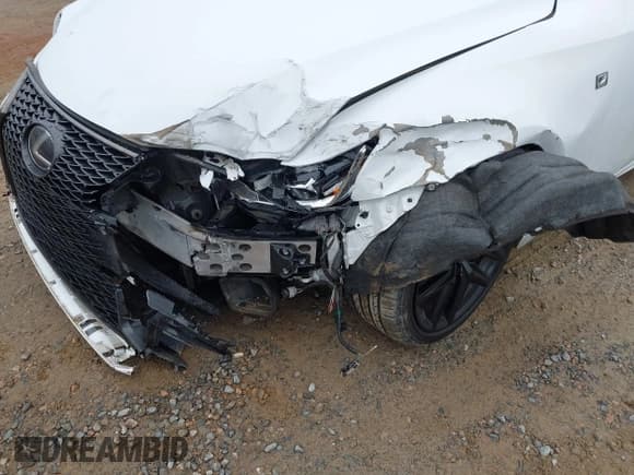 ✅ 2017 Lexus IS 200t F Sport • VIN: JTHBA1D23H5045700 • Lot: 43765572. Wystawiony na IAAI z przebiegiem 132 066 mil. Bezpłatny archiwum sprzedaży aukcyjnych z USA i szczegółowy raport historii pojazdu na DreamBid. Zdjęcie 6.