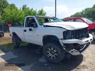 ✅ 2004 GMC Sierra 2500HD • VIN: 1GTHK24244E352284 • Lot: 42612693. Listed on IAAI with 225,782 mi. Free auction sales archive from the USA and detailed vehicle history report at DreamBid. Image 1.