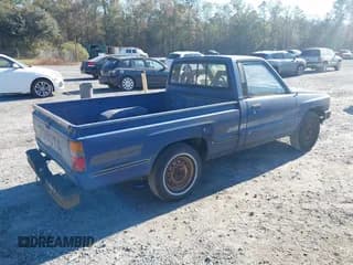 ✅ 1986 Toyota Pickup • VIN: JT4RN50R3G0185496 • Лот: 43745184. Опубликован ранее на IAAI с пробегом 329 512 миль. Бесплатный доступ к архиву аукционных продаж из США и подробный отчёт об истории автомобиля на DreamBid. Изображение 4.