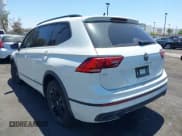 ✅ 2022 Volkswagen Tiguan SE R-Line Black • VIN: 3VVCB7AX3NM073218 • Лот: 42254388. Опубликован ранее на IAAI с пробегом 31 998 миль. Бесплатный доступ к архиву аукционных продаж из США и подробный отчёт об истории автомобиля на DreamBid. Изображение 3.