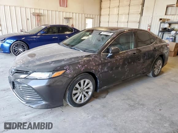 ✅ 2018 Toyota Camry LE • VIN: 4T1B11HK0JU558051 • Lot: 91110045. Wystawiony na Copart z przebiegiem 71 128 mil. Bezpłatny archiwum sprzedaży aukcyjnych z USA i szczegółowy raport historii pojazdu na DreamBid. Zdjęcie 1.