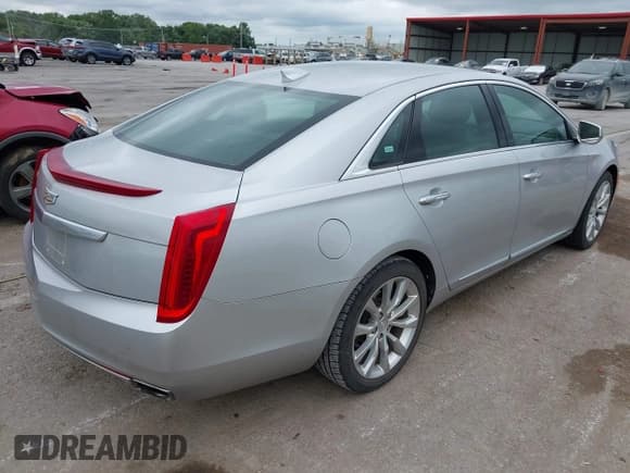 ✅ 2017 Cadillac XTS Luxury • VIN: 2G61M5S34H9125973 • Lot: 42873666. Wystawiony na IAAI z przebiegiem 103 677 mil. Bezpłatny archiwum sprzedaży aukcyjnych z USA i szczegółowy raport historii pojazdu na DreamBid. Zdjęcie 4.