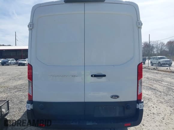 ✅ 2024 Ford Transit Cargo • VIN: 1FTBR1C8XRKA46961 • Lot: 41823255. Listed on IAAI with 4,292 mi. Free auction sales archive from the USA and detailed vehicle history report at DreamBid. Image 17.