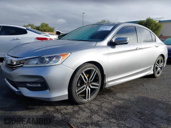 ✅ 2016 Honda Accord Sport • VIN: 1HGCR2F54GA132332 • Lot: 43704624. Listed on IAAI with 141,863 mi. Free auction sales archive from the USA and detailed vehicle history report at DreamBid. Image 18.