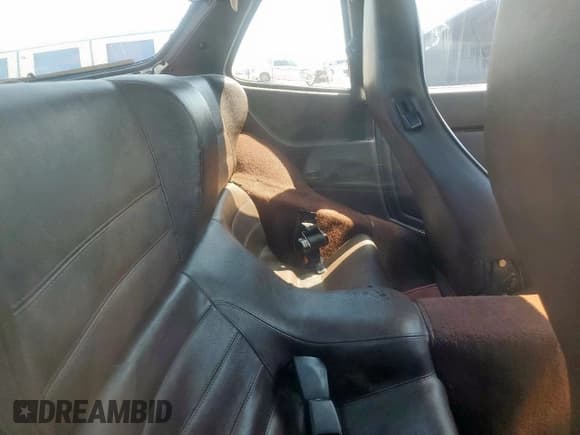 ✅ 1986 Porsche 944 • VIN: WP0AA0946GN454841 • Lot: 71168965. Wystawiony na Copart z przebiegiem 127 917 mil. Bezpłatny archiwum sprzedaży aukcyjnych z USA i szczegółowy raport historii pojazdu na DreamBid. Zdjęcie 10.