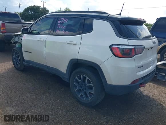 ✅ 2019 Jeep Compass Trailhawk • VIN: 3C4NJDDB8KT597782 • Lot: 43368576. Wystawiony na IAAI z przebiegiem 116 485 mil. Bezpłatny archiwum sprzedaży aukcyjnych z USA i szczegółowy raport historii pojazdu na DreamBid. Zdjęcie 3.