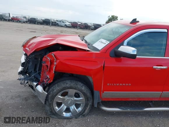 ✅ 2018 Chevrolet Silverado 1500 LTZ • VIN: 3GCUKSEC9JG328282 • Lot: 43266149. Wystawiony na IAAI z przebiegiem 188 401 mil. Bezpłatny archiwum sprzedaży aukcyjnych z USA i szczegółowy raport historii pojazdu na DreamBid. Zdjęcie 18.
