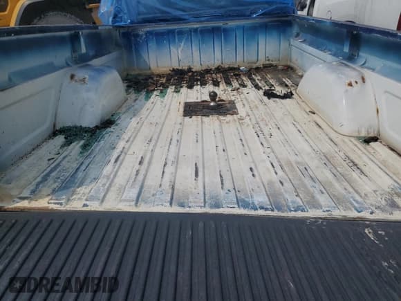 ✅ 1998 GMC Sierra 2500 • VIN: 1GTGK24R0WZ520104 • Lot: 62861564. Wystawiony na Copart z przebiegiem 129 091 mil. Bezpłatny archiwum sprzedaży aukcyjnych z USA i szczegółowy raport historii pojazdu na DreamBid. Zdjęcie 10.