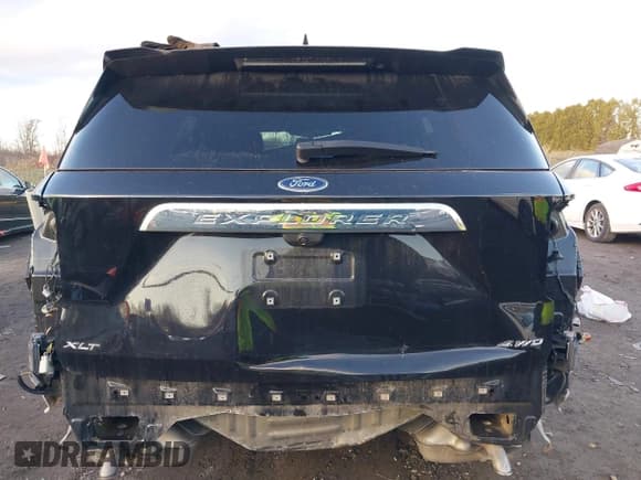 ✅ 2022 Ford Explorer XLT • VIN: 1FMSK8DH3NGB69053 • Lot: 43715298. Wystawiony na IAAI z przebiegiem 61 493 mil. Bezpłatny archiwum sprzedaży aukcyjnych z USA i szczegółowy raport historii pojazdu na DreamBid. Zdjęcie 17.