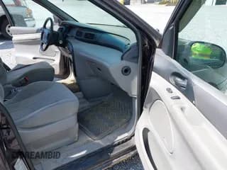 ✅ 1998 Ford Windstar GL • VIN: 2FMDA514XWBB54229 • Lot: 42516598. Wystawiony na IAAI z przebiegiem 155 004 mil. Bezpłatny archiwum sprzedaży aukcyjnych z USA i szczegółowy raport historii pojazdu na DreamBid. Zdjęcie 5.
