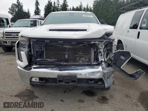 ✅ 2022 Chevrolet Silverado 2500HD • VIN: 1GC0YNE73NF320025 • Lot: 61838755. Wystawiony na Copart z przebiegiem 23 002 mil. Bezpłatny archiwum sprzedaży aukcyjnych z USA i szczegółowy raport historii pojazdu na DreamBid. Zdjęcie 5.